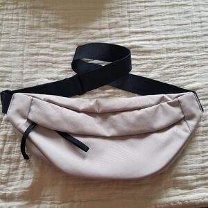 Everlane | Belt / Fanny Bag